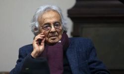 أدونيس يعتذرُ عن حضور مهرجان جرش قبل افتتاحه بساعات